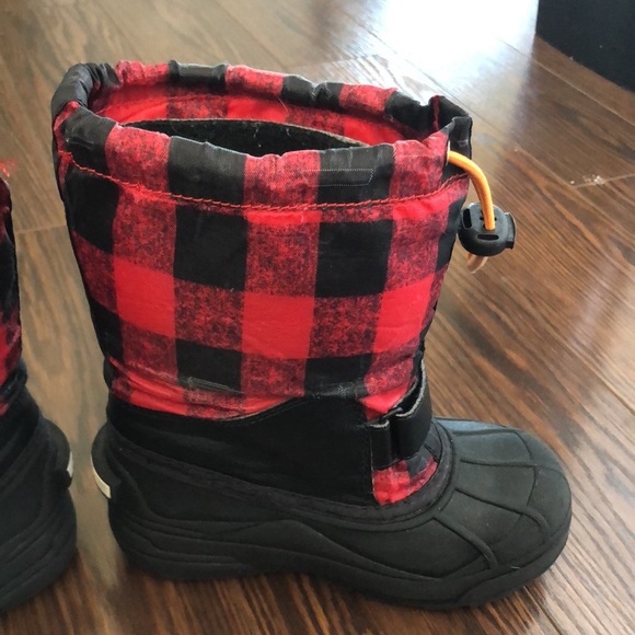 Size 12 Columbia Winter Boots - Picture 4 of 9